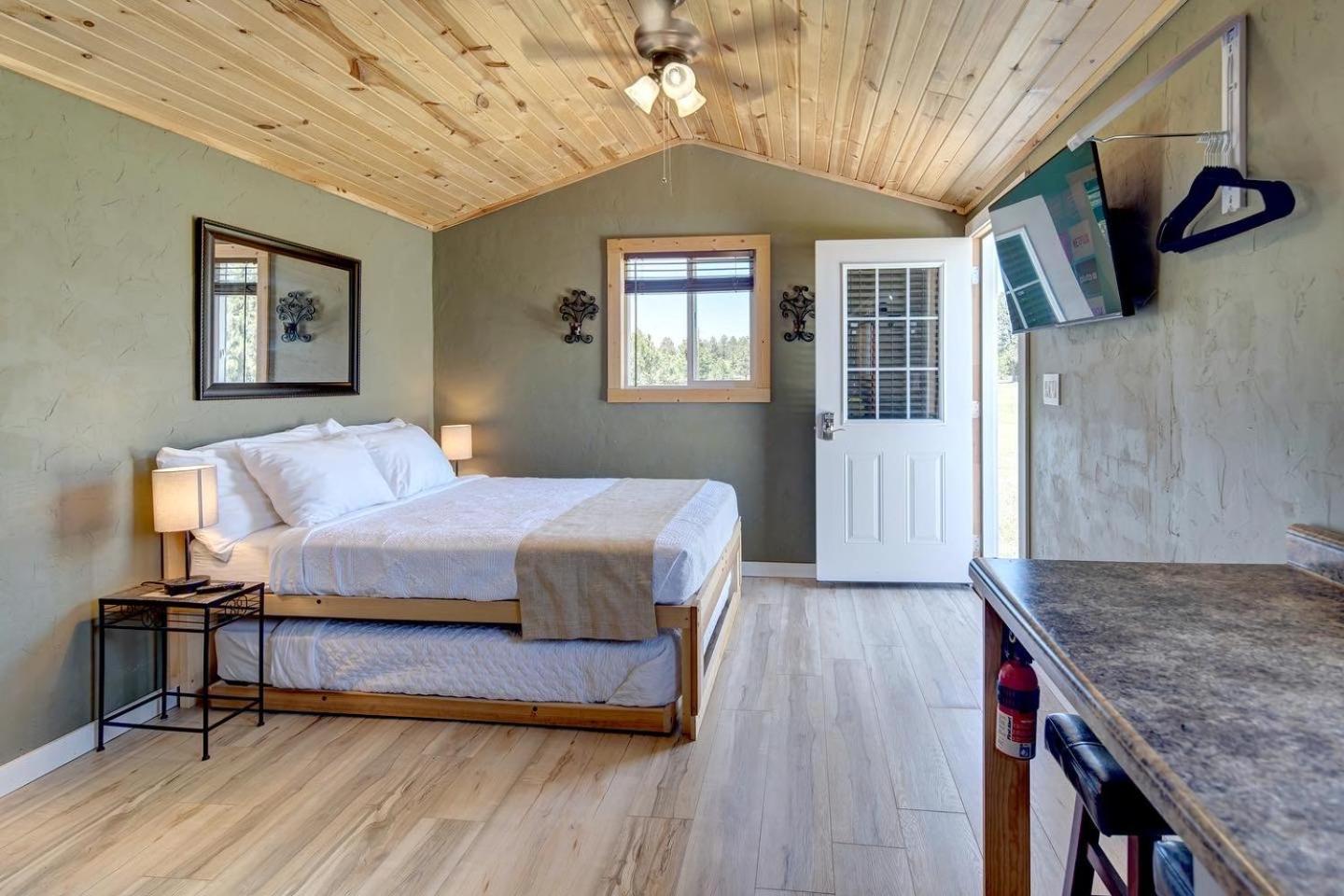 Eagle'S Landing Lodge Custer Exteriér fotografie